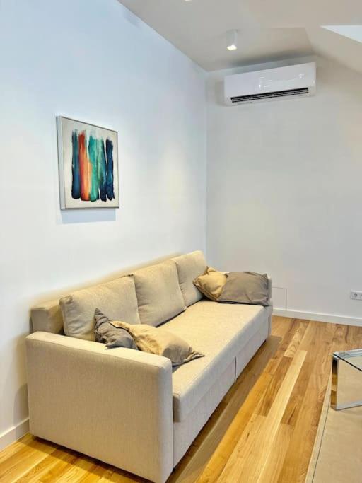 White 1 Bd Old Town Apartment By Hostlovers คอนัส ภายนอก รูปภาพ