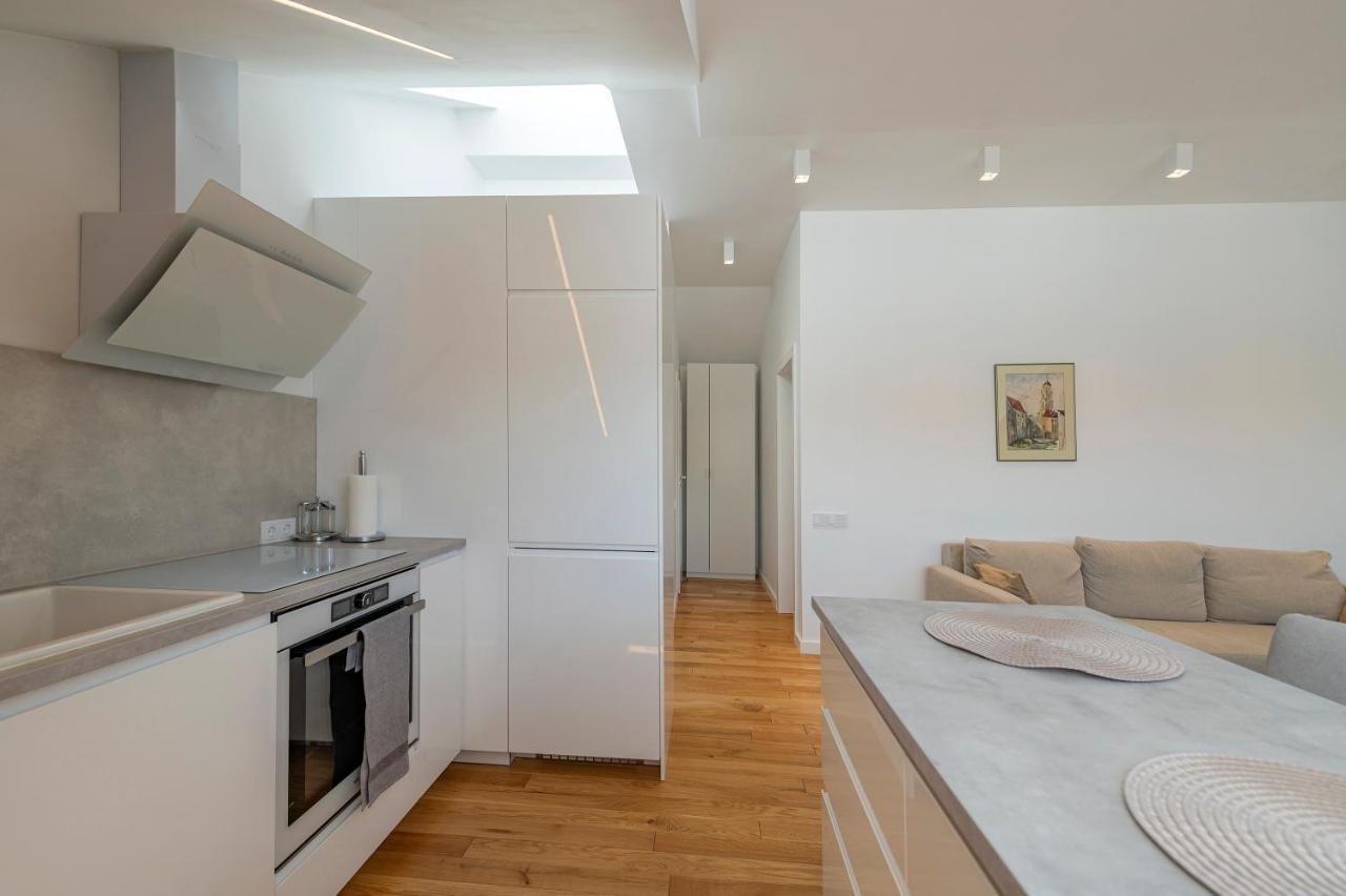 White 1 Bd Old Town Apartment By Hostlovers คอนัส ภายนอก รูปภาพ